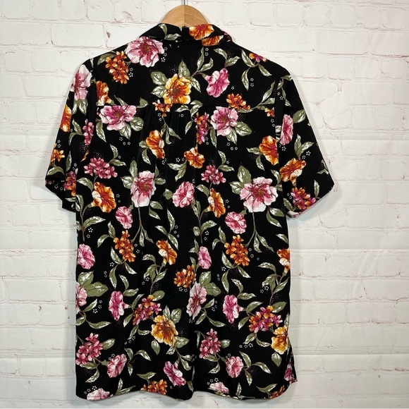 ONLY NECESSITIES Blouse Womens Medium 14/16 Floral Short Sleeve Button Up Top - Picture 10 of 15